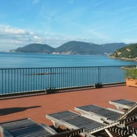 韦内雷阿苏拉酒店 3* 莱里奇