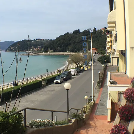 Hotel Venere Azzurra 3*