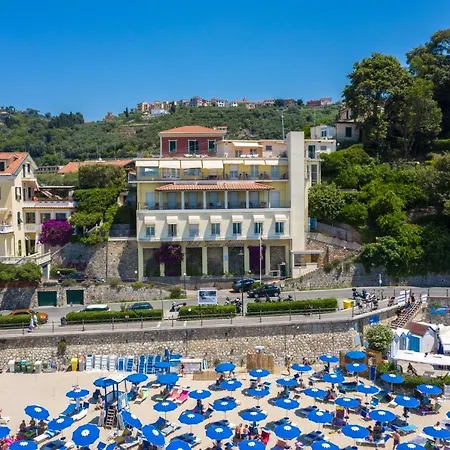 Venere Azzurra 호텔 3*