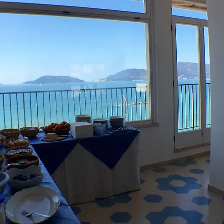 Venere Azzurra 3* Леричи
