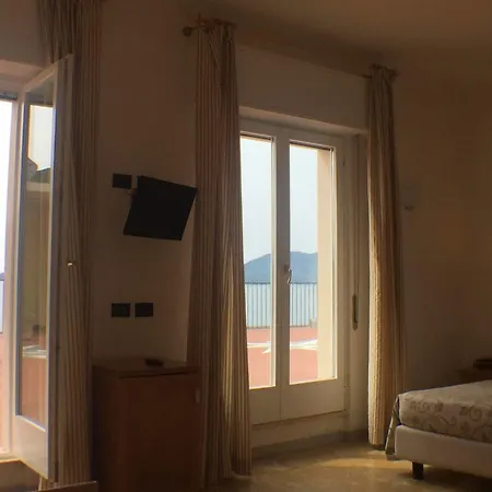 Отель Venere Azzurra 3*