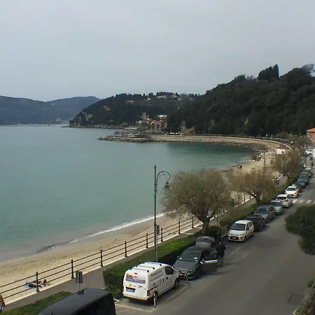 Отель Venere Azzurra Леричи