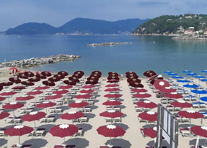 Venere Azzurra מלון 3*